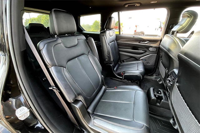 2021 Jeep Grand Cherokee Overland photo 23
