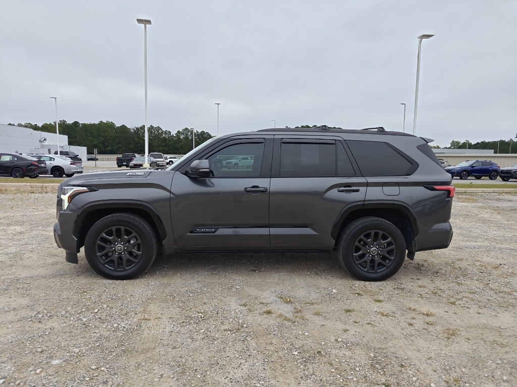 2023 Toyota Sequoia Platinum photo 3