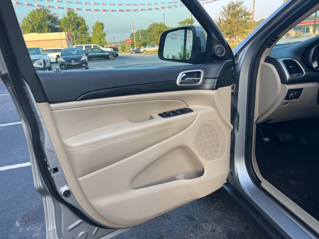 2021 Jeep Grand Cherokee Laredo E photo 5