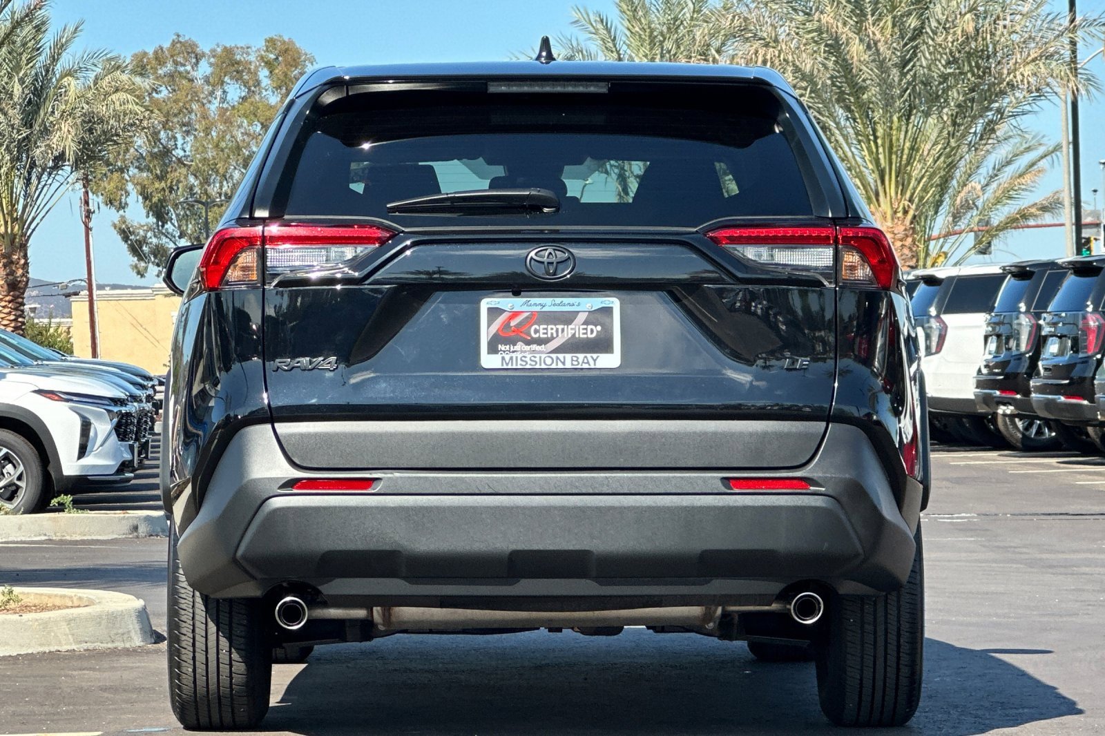 2022 Toyota RAV4 LE photo 3