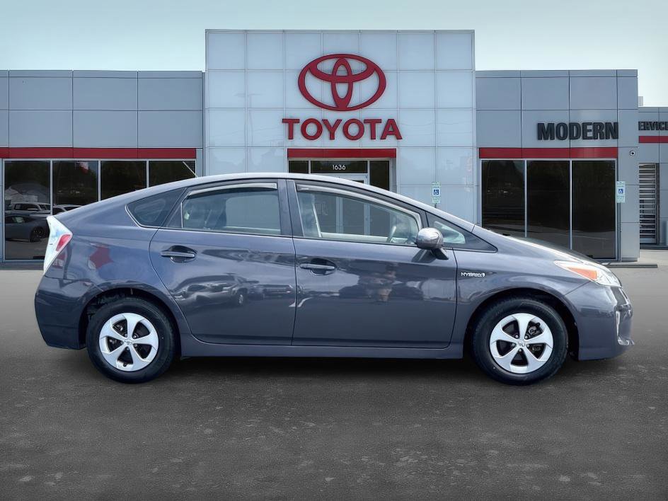 2015 Toyota Prius Three photo 4