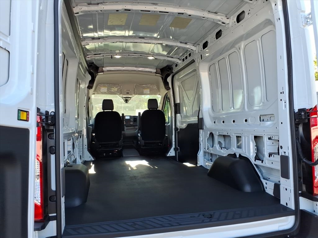 2025 Ford Transit photo 7