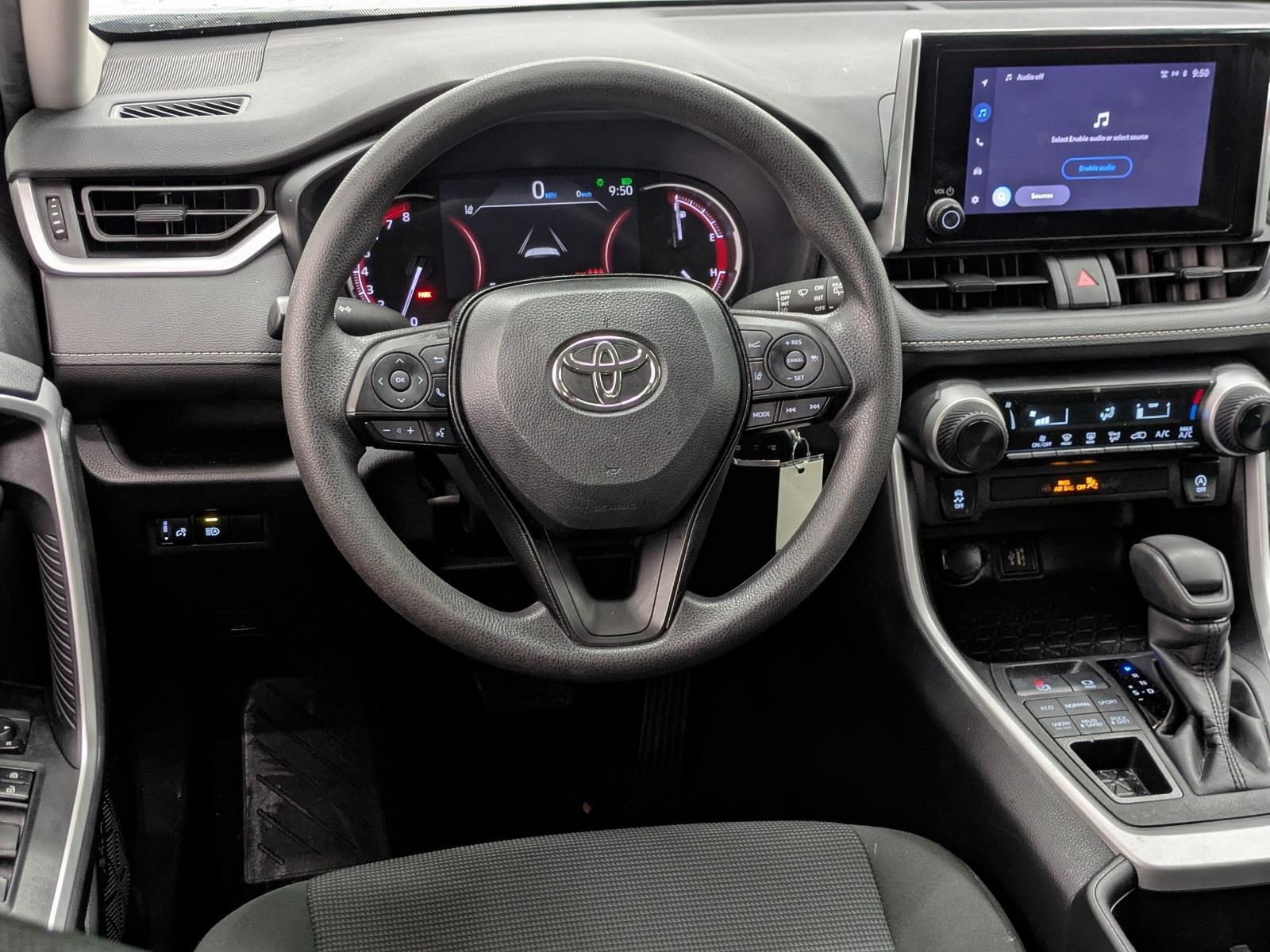 2024 Toyota RAV4 LE photo 4