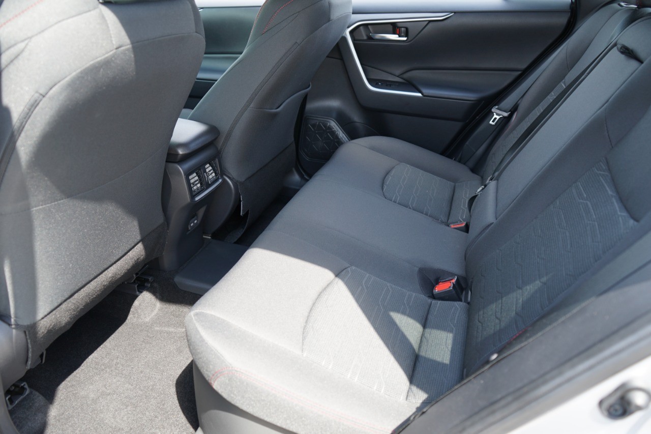 2023 Toyota RAV4 Prime SE photo 24