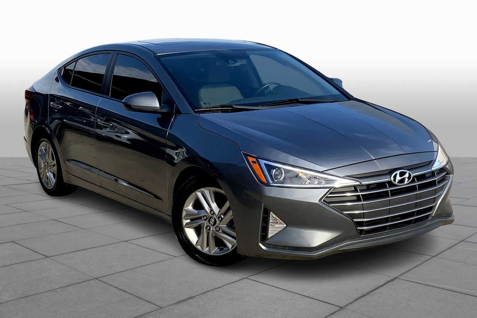 2019 Hyundai Elantra Value Edition photo 2