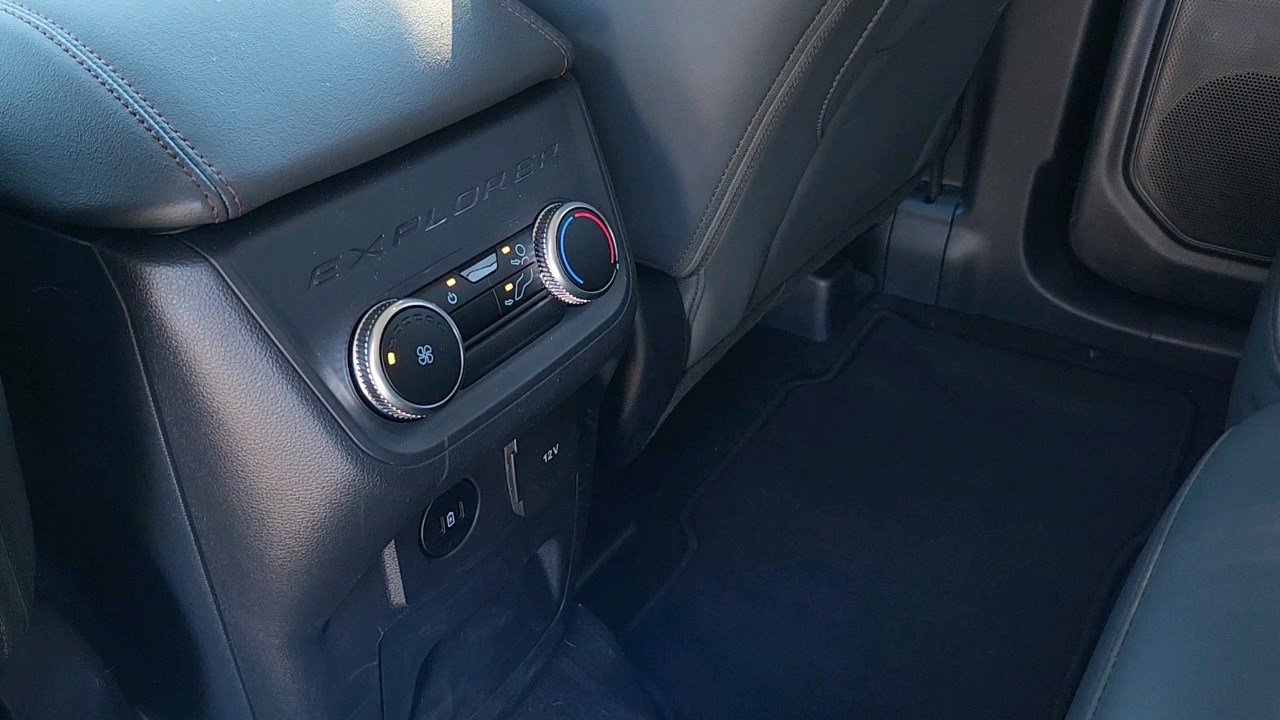 2025 Ford Explorer photo 19