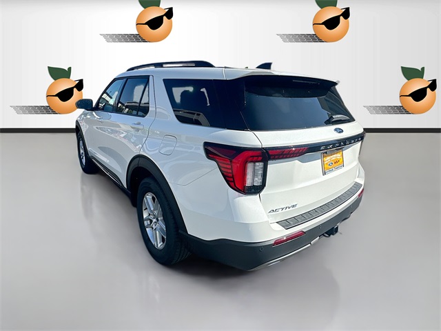 2025 Ford Explorer photo 3