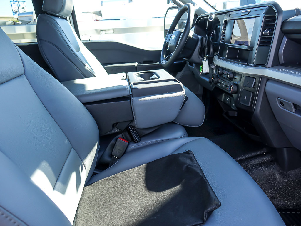2025 FORD F-350 - Image 36