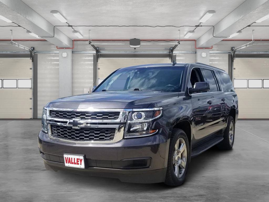 2017 Chevrolet Suburban LT photo 2