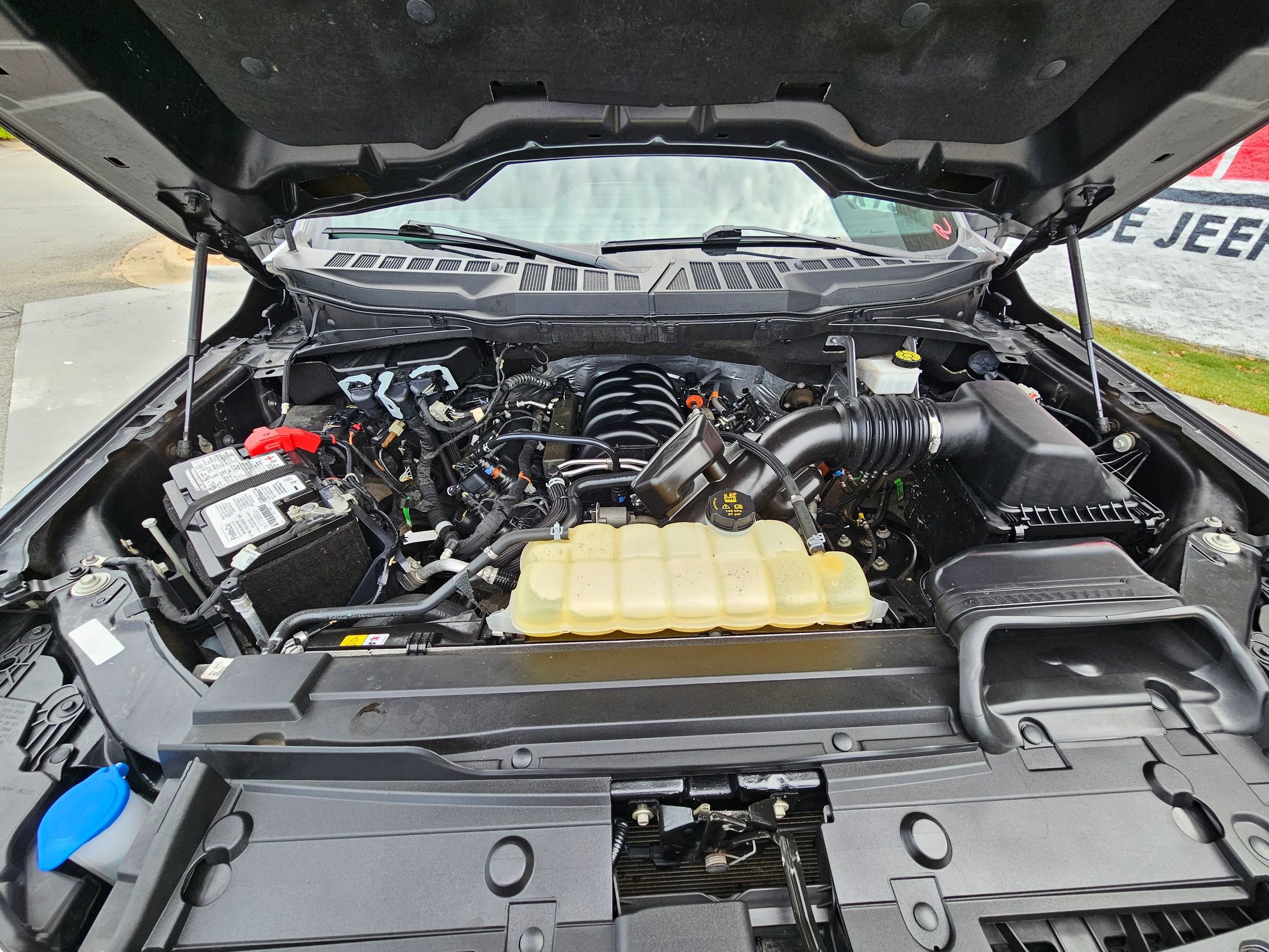 2023 Ford F-150 XLT photo 30