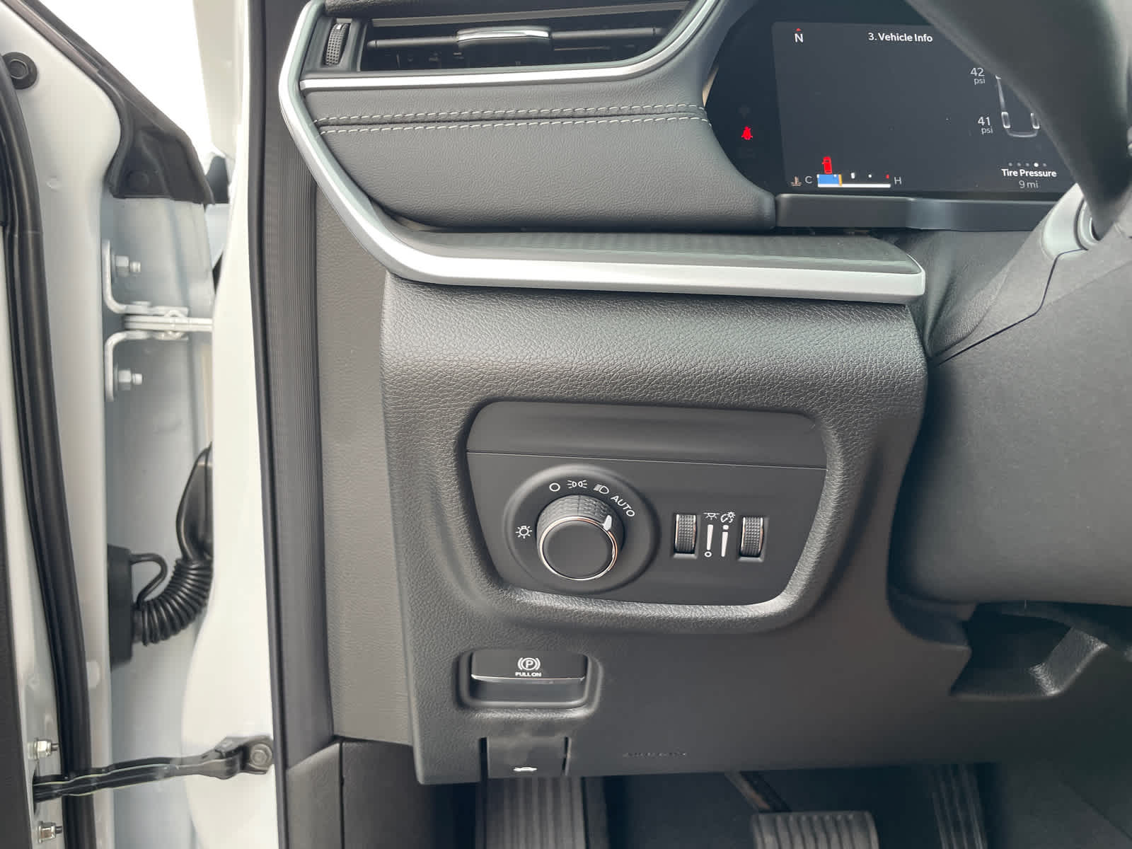 2025 Jeep Grand Cherokee Laredo photo 18