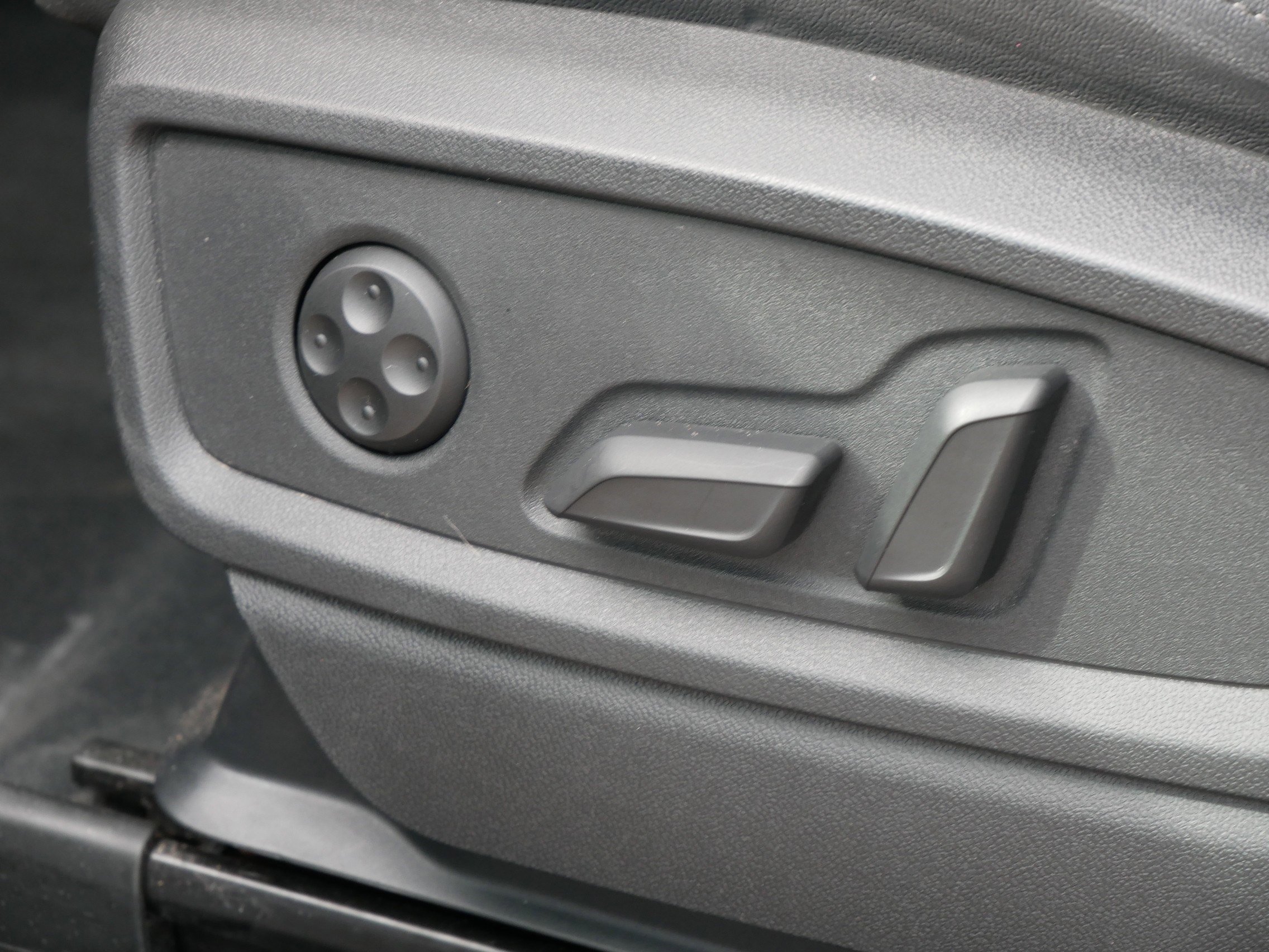2022 Audi SQ5 Prestige photo 12