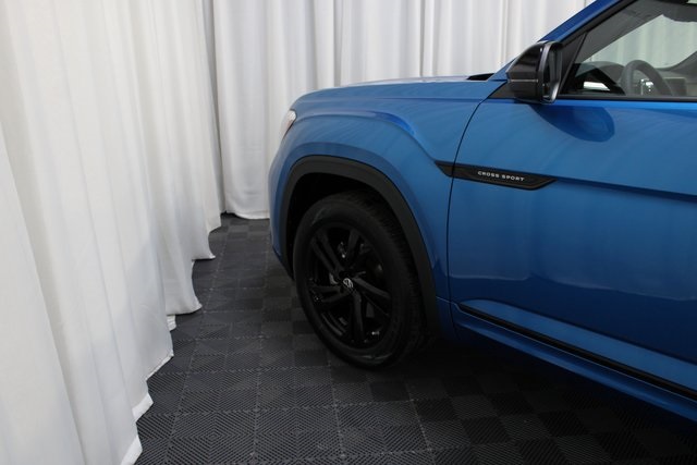 2025 Volkswagen Atlas Cross Sport SEL R-Line photo 19