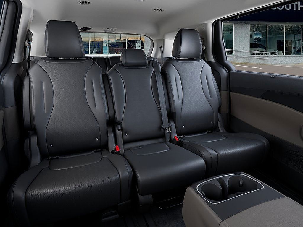 2026 Kia Carnival EX photo 15