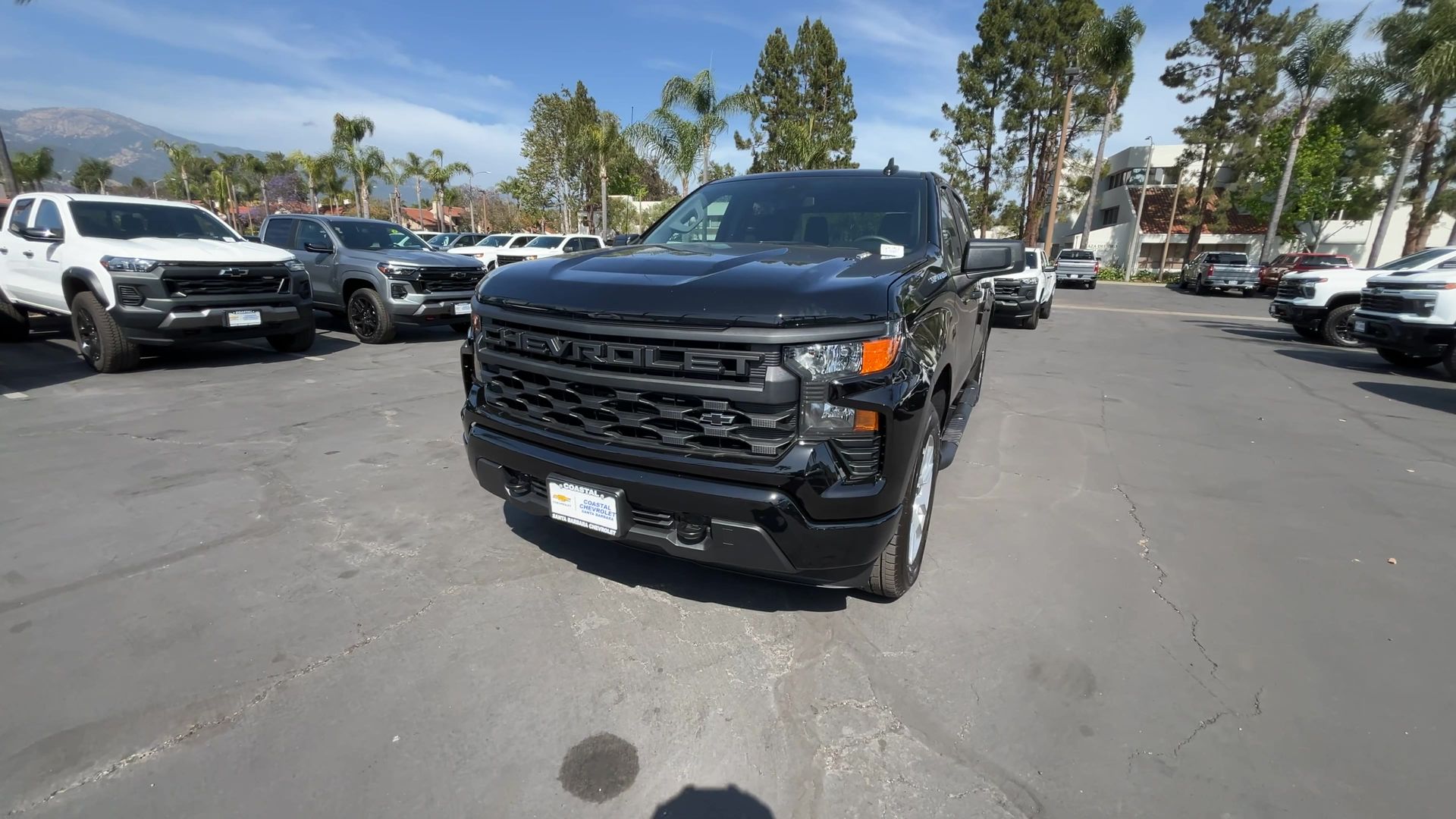 2025 Chevrolet Silverado 1500 Custom photo 3