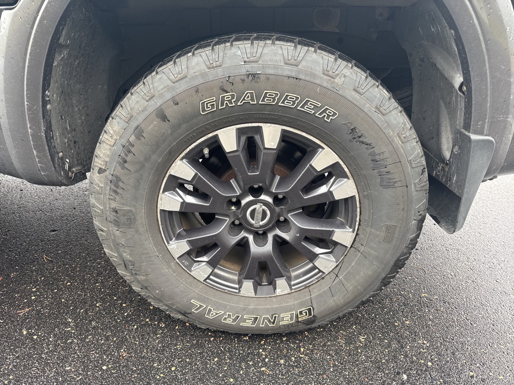 2017 Nissan Titan PRO-4X photo 4