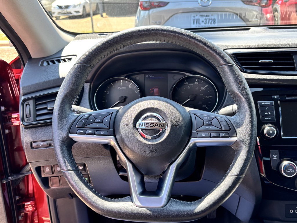 2020 Nissan Rogue SV photo 10