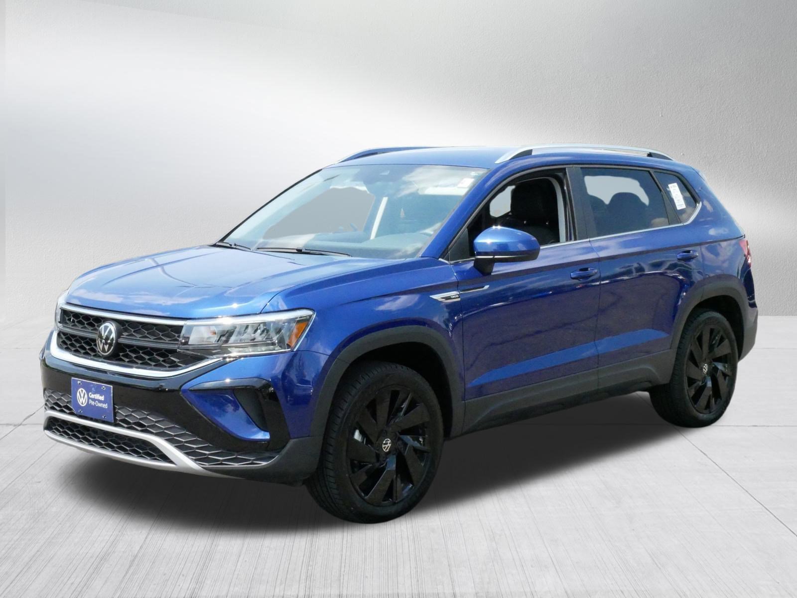 2024 Volkswagen Taos SE photo 3