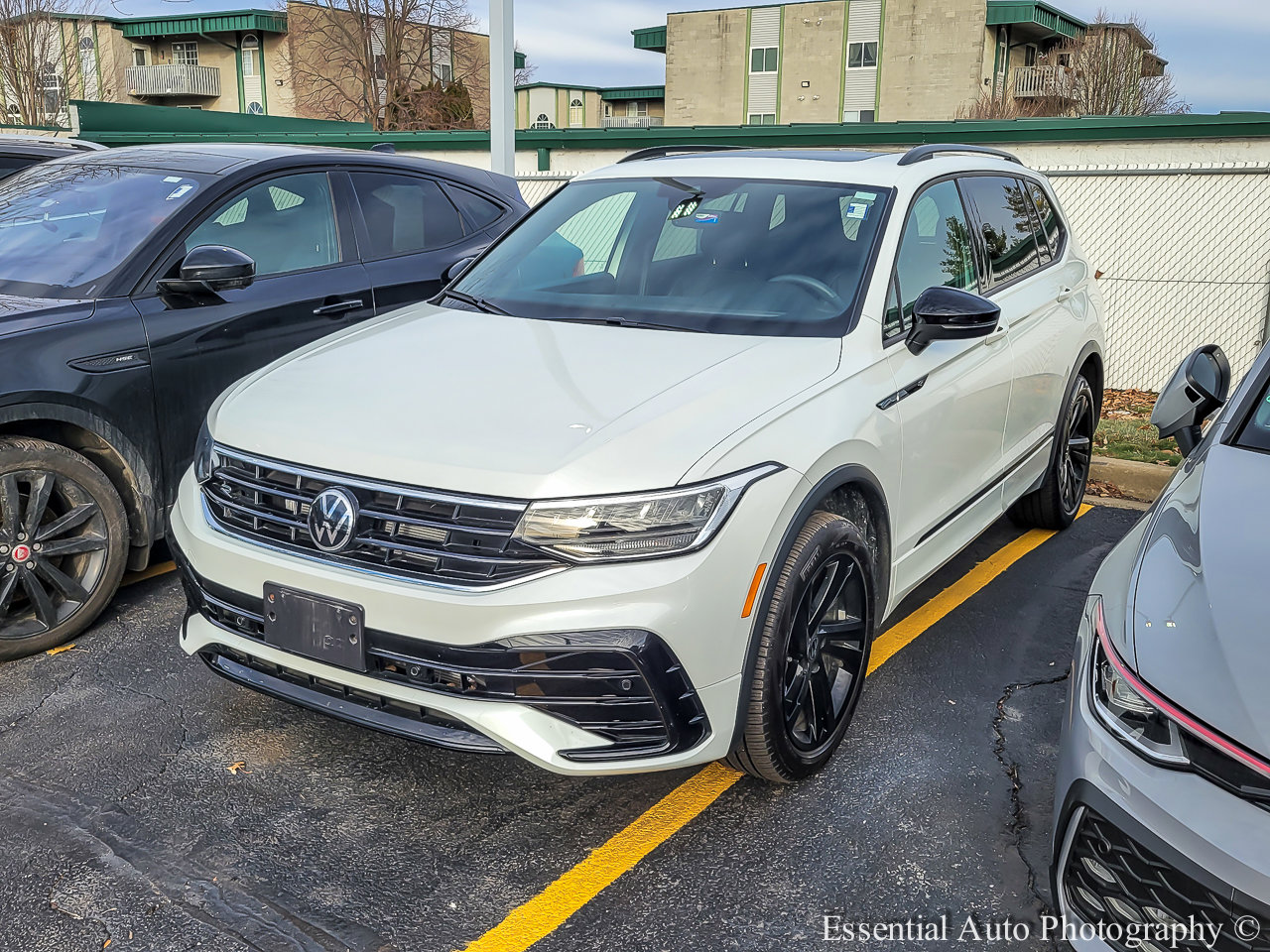 2024 VOLKSWAGEN TIGUAN - Image 1