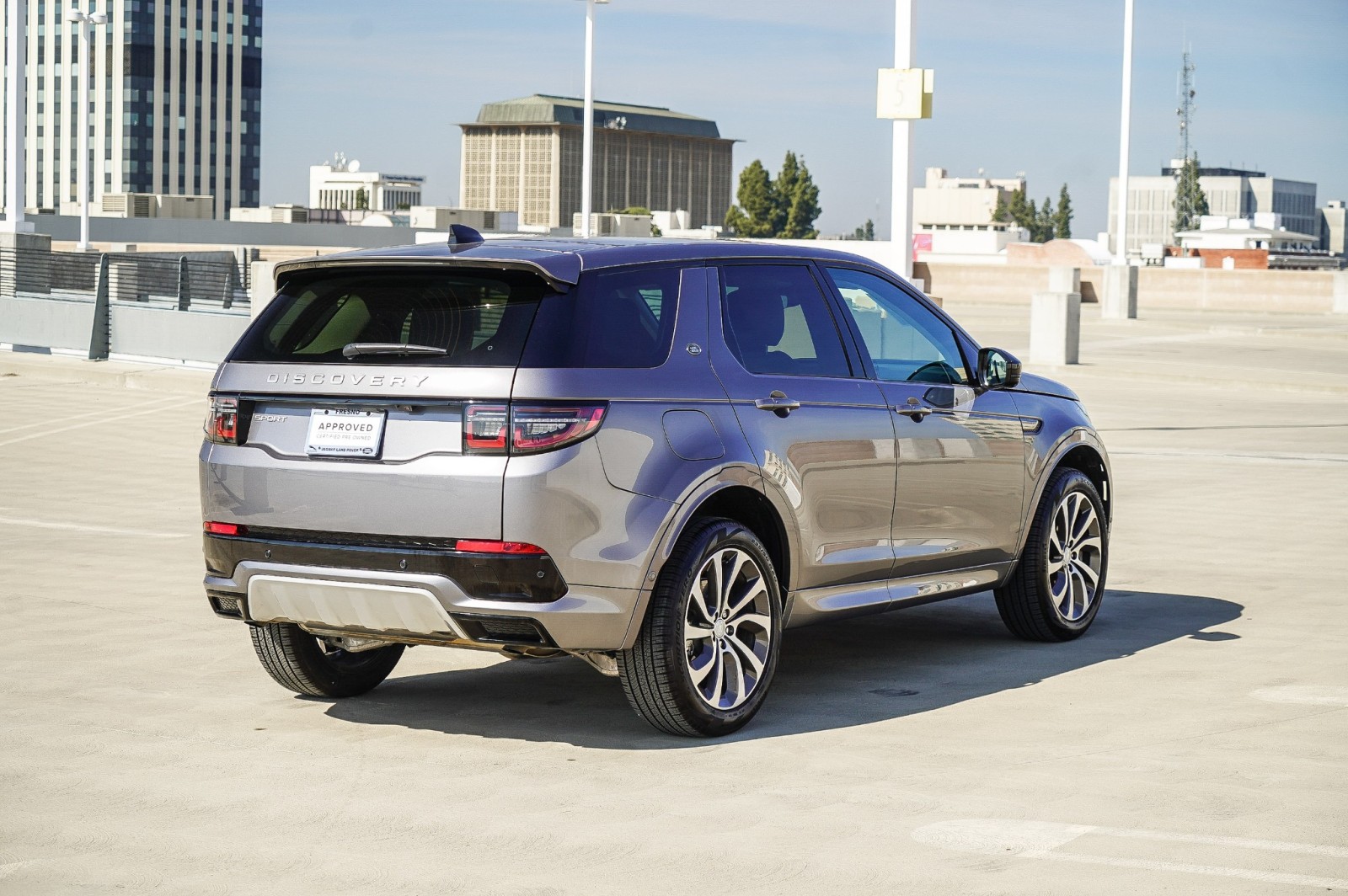 2024 Land Rover Discovery Sport S photo 4