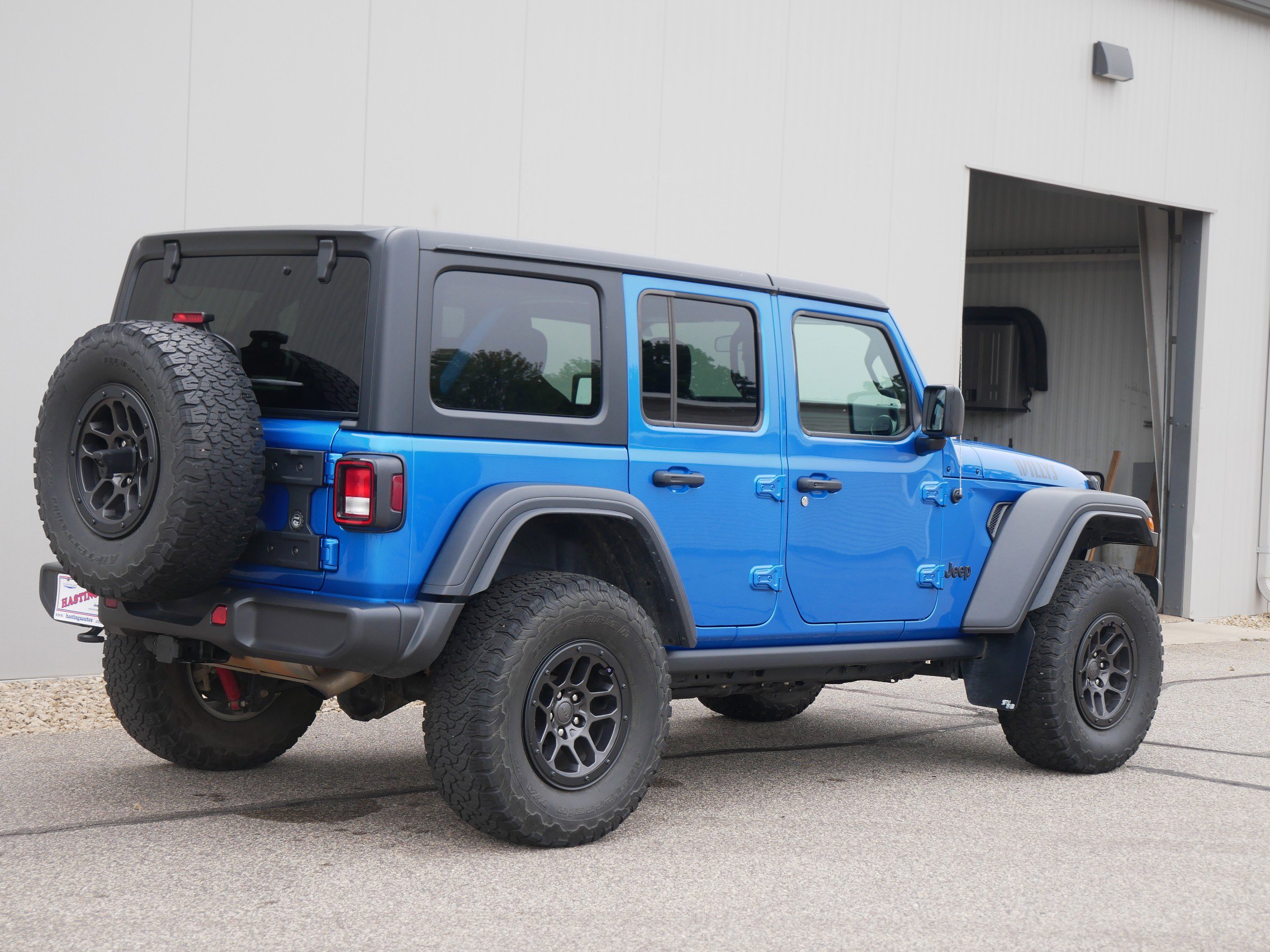 2023 Jeep Wrangler Willys photo 4