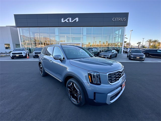 2025 Kia Telluride S's photo