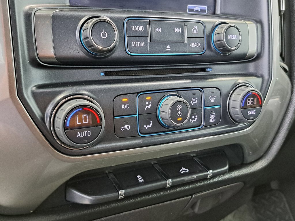 2018 Chevrolet Silverado 1500 LT photo 17
