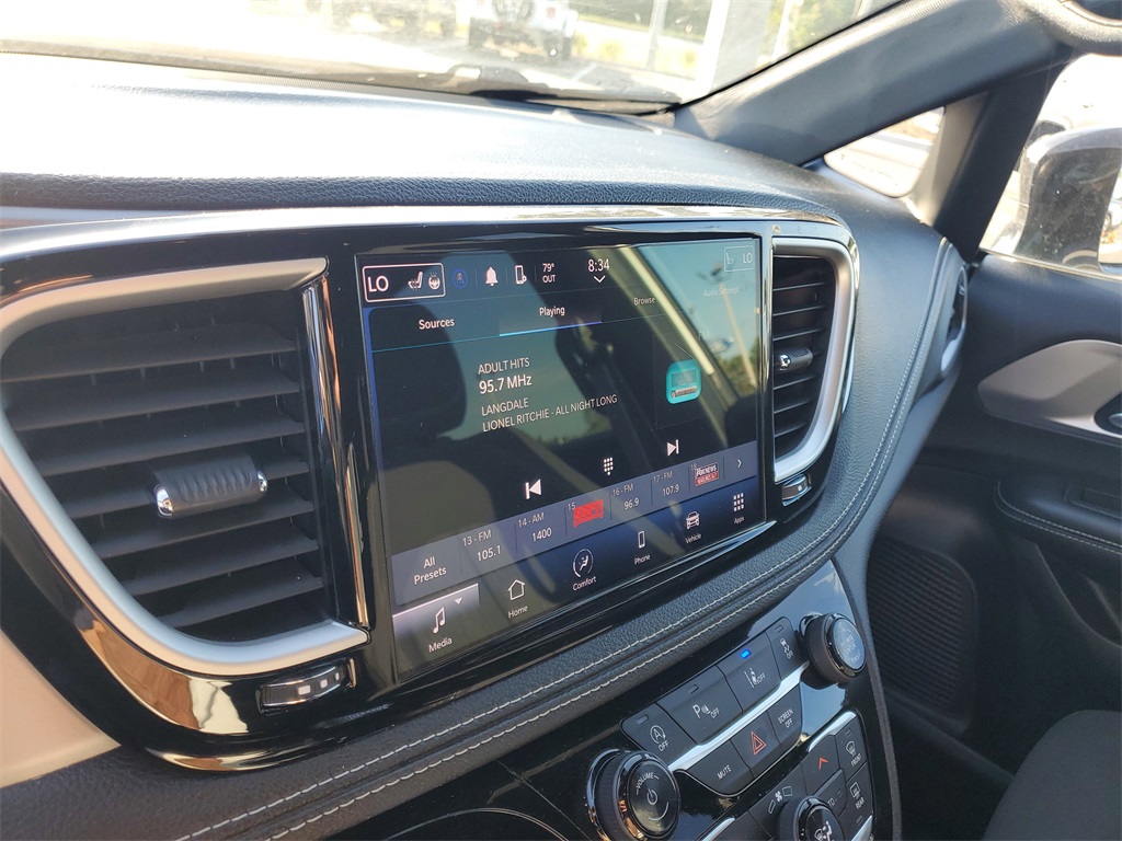 2024 Chrysler Pacifica Touring photo 21