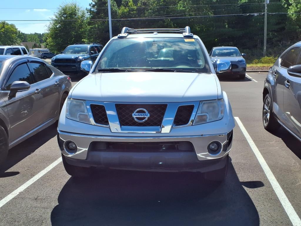 2012 Nissan Frontier SL photo 2
