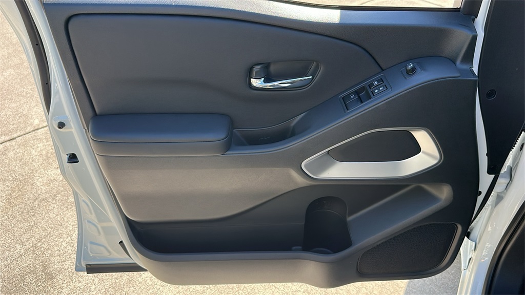 2025 Nissan Frontier King Cab SV photo 13