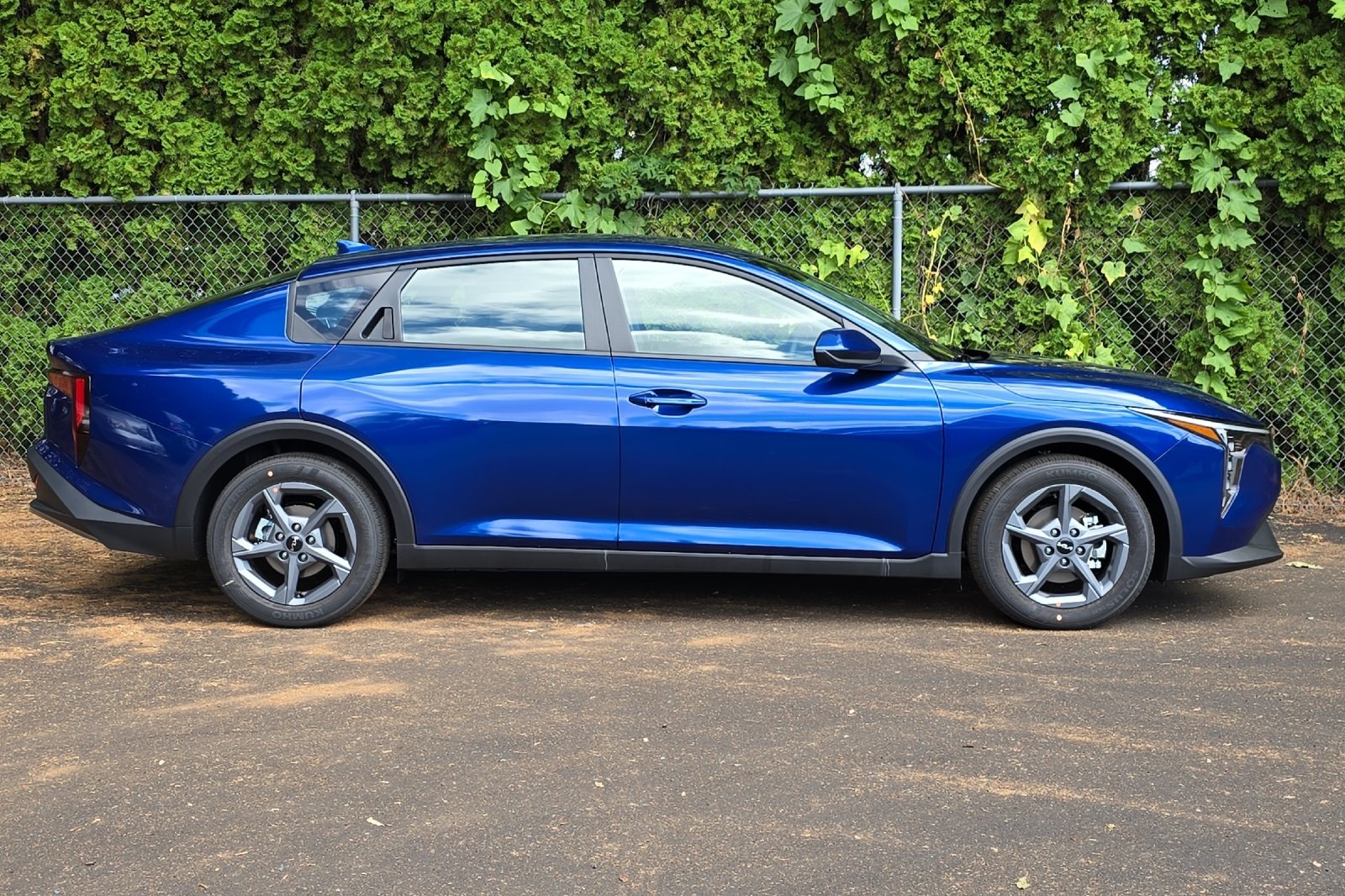 2025 Kia K4 LXS photo 2