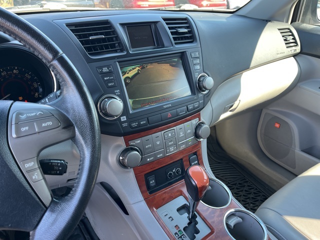 2010 Toyota Highlander Limited photo 23