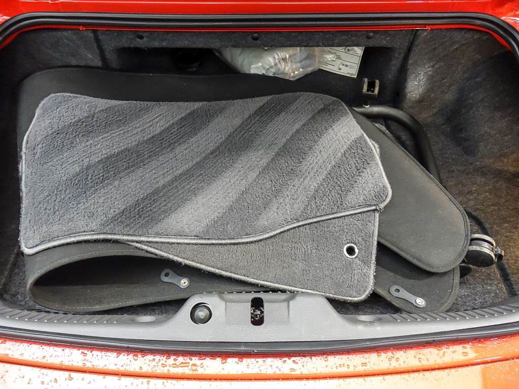 2002 FORD THUNDERBIRD - Image 18