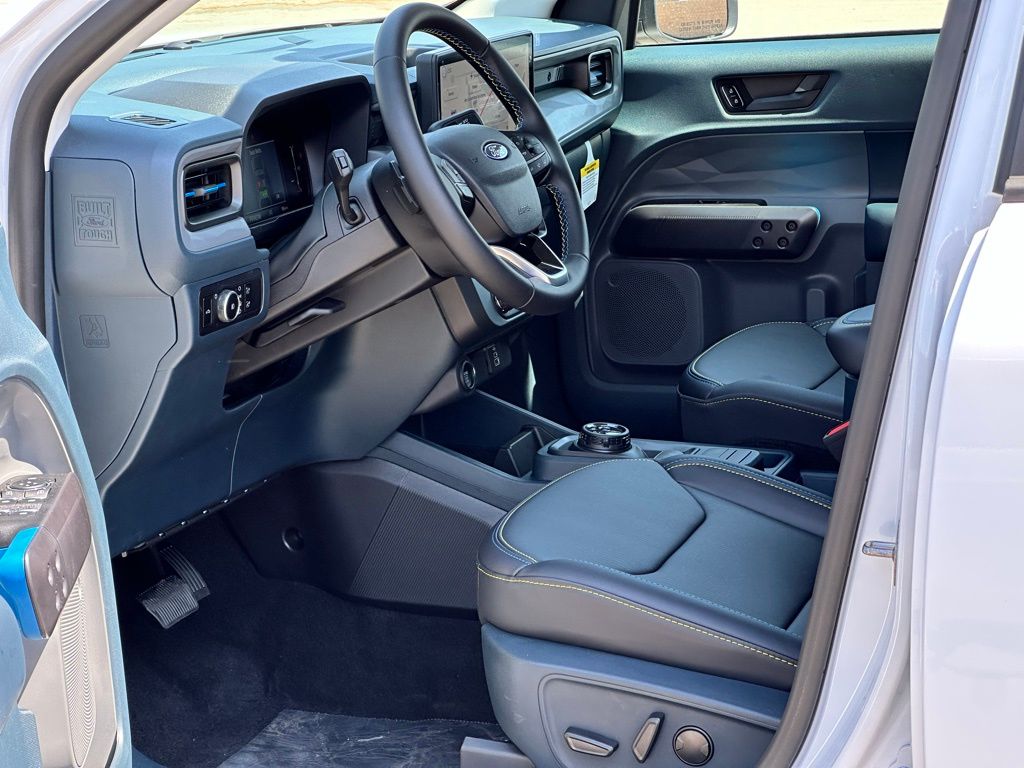 2025 Ford Maverick Lobo Standard