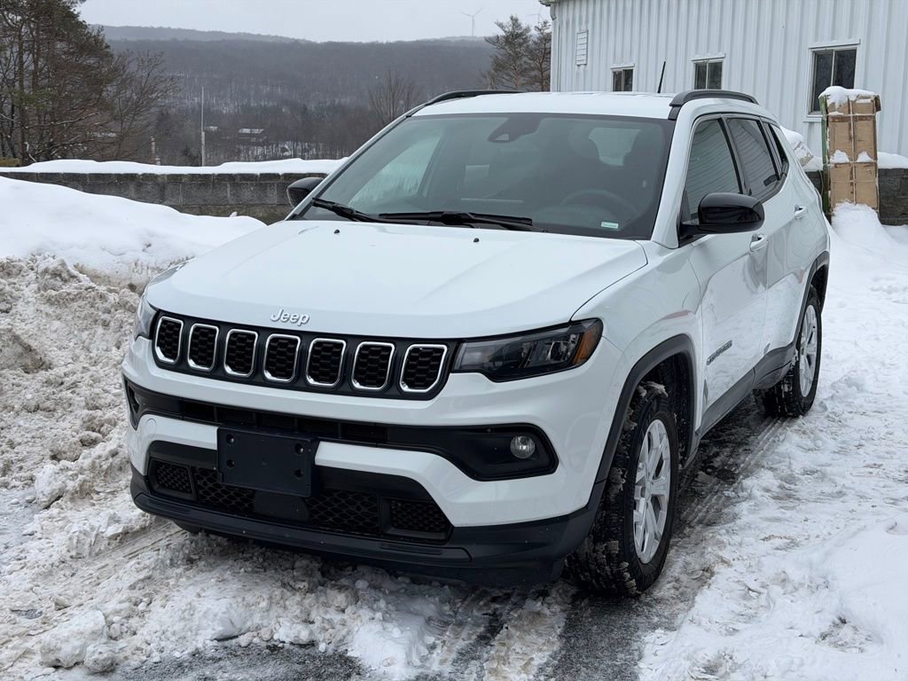 2024 Jeep Compass Latitude's photo