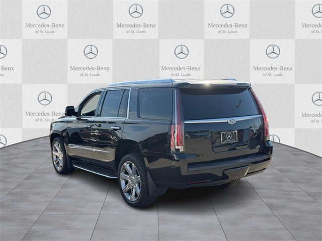 2016 Cadillac Escalade Luxury photo 3