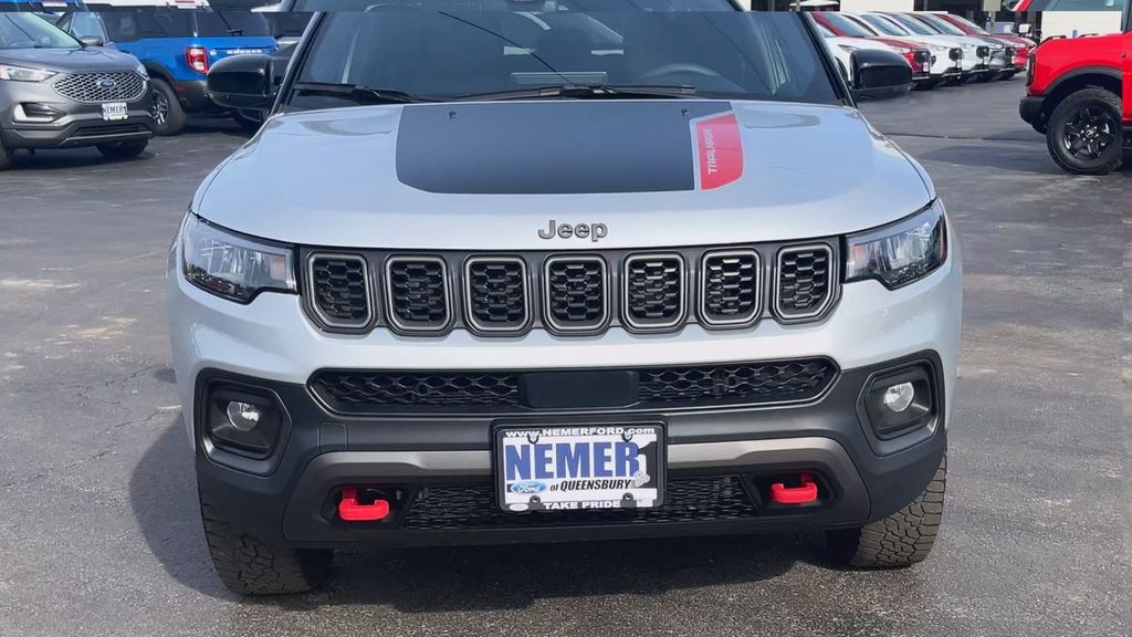 2024 Jeep Compass Trailhawk photo 6