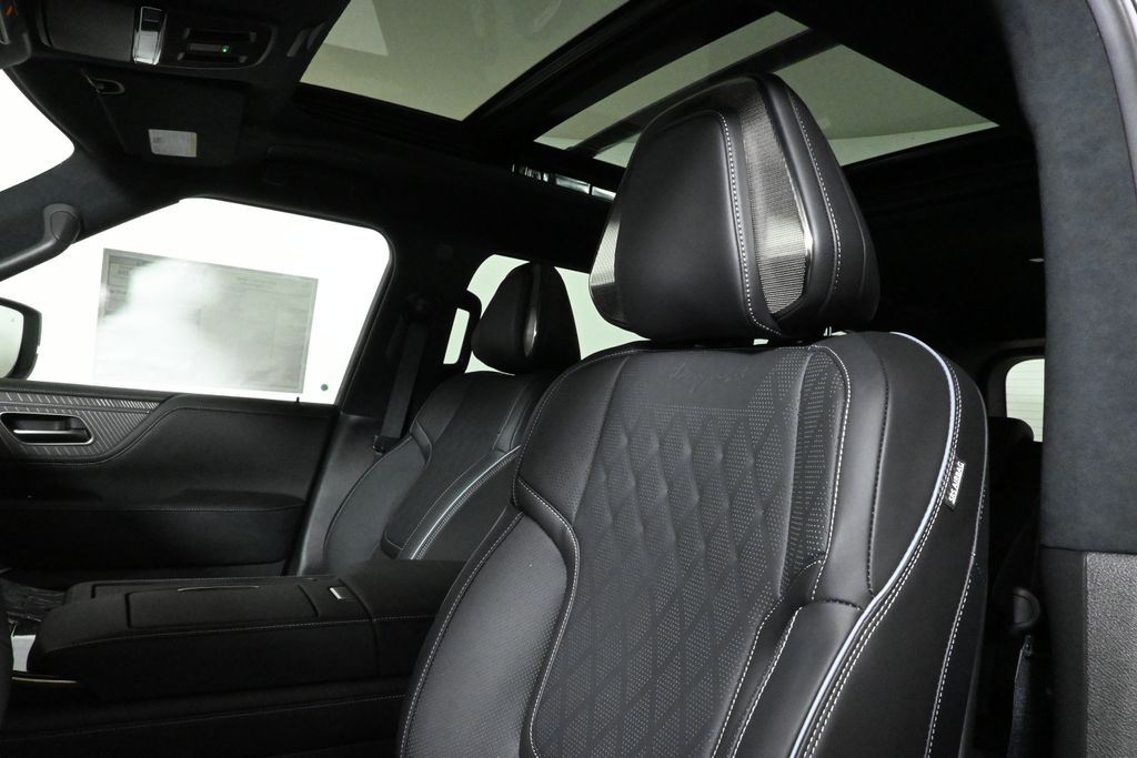 2025 Infiniti QX80 photo 15