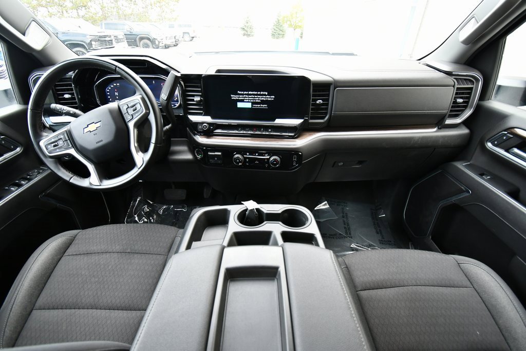 2024 Chevrolet Silverado 2500HD LT photo 3