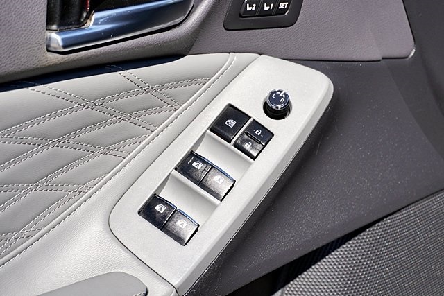 2019 Toyota Avalon Limited photo 22