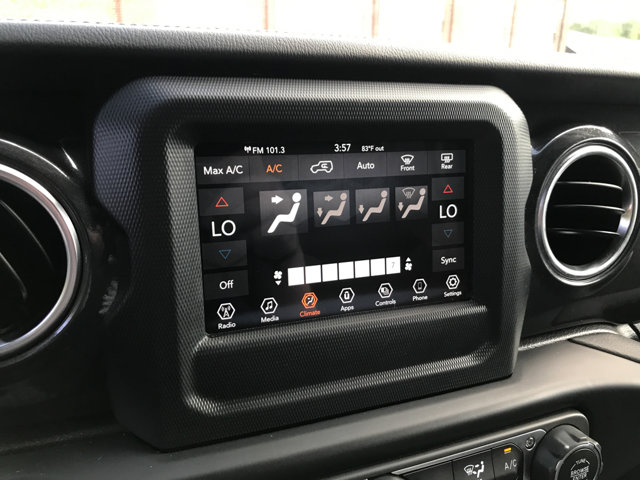 2021 Jeep Wrangler Unlimited Sahara Altitude photo 16