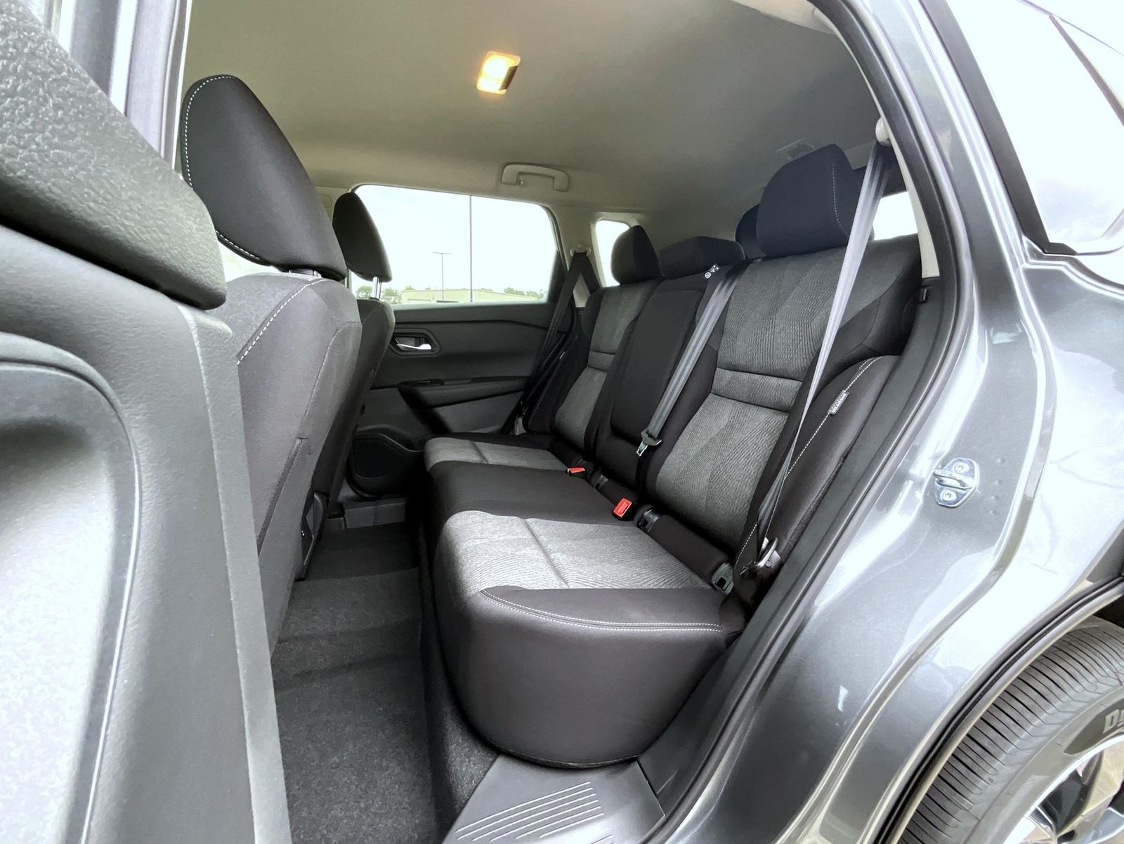 2026 Nissan Rogue SV photo 11