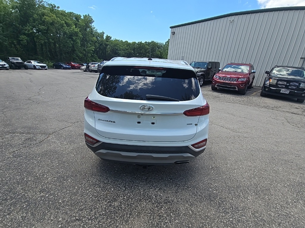 2019 Hyundai Santa Fe SE photo 5