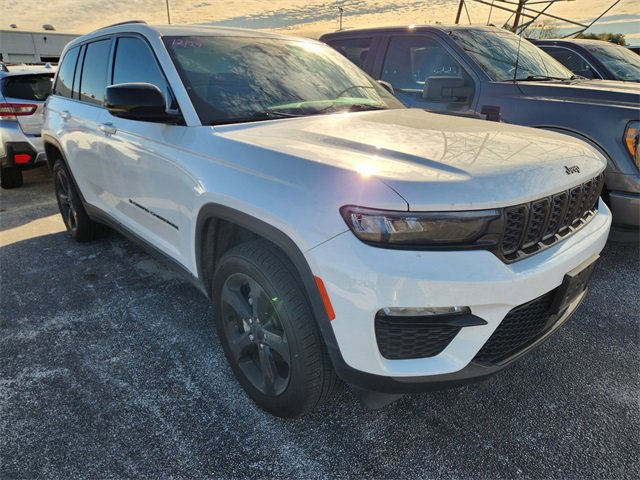 2023 Jeep Grand Cherokee Limited's photo