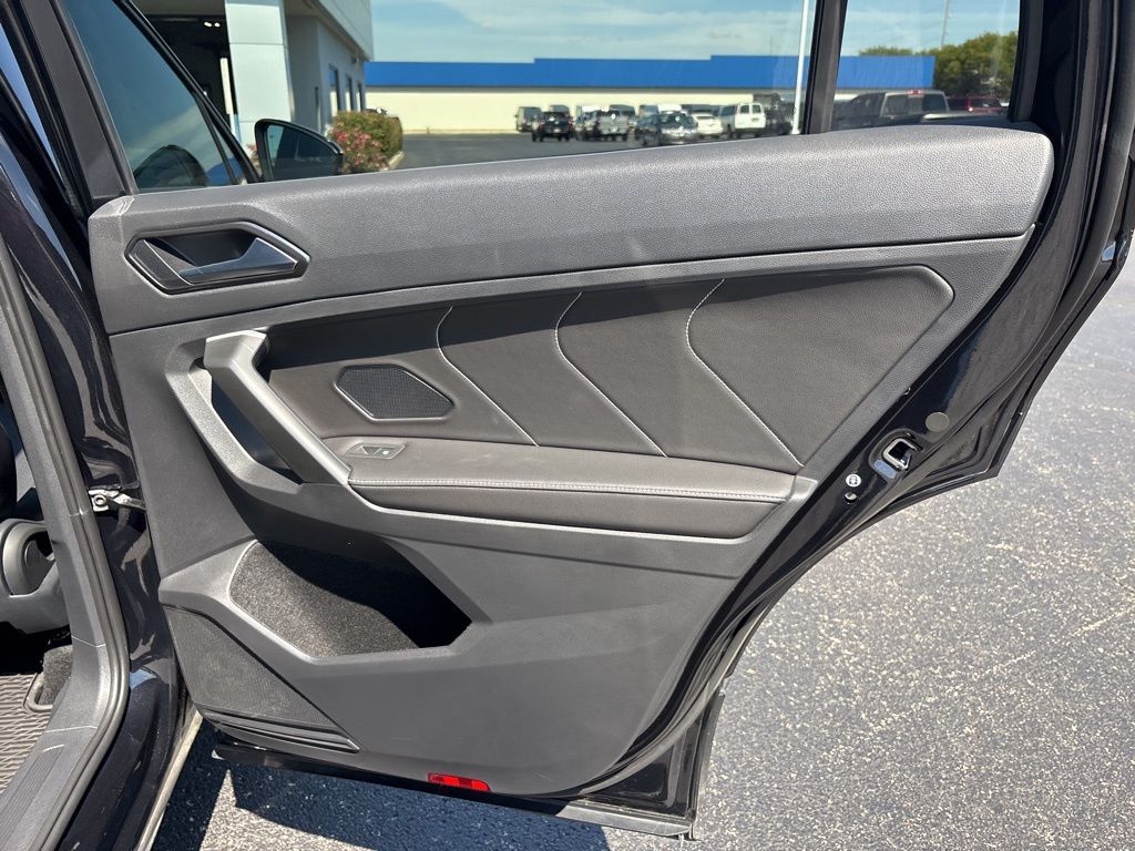 2024 Volkswagen Tiguan SE R-Line Black photo 14