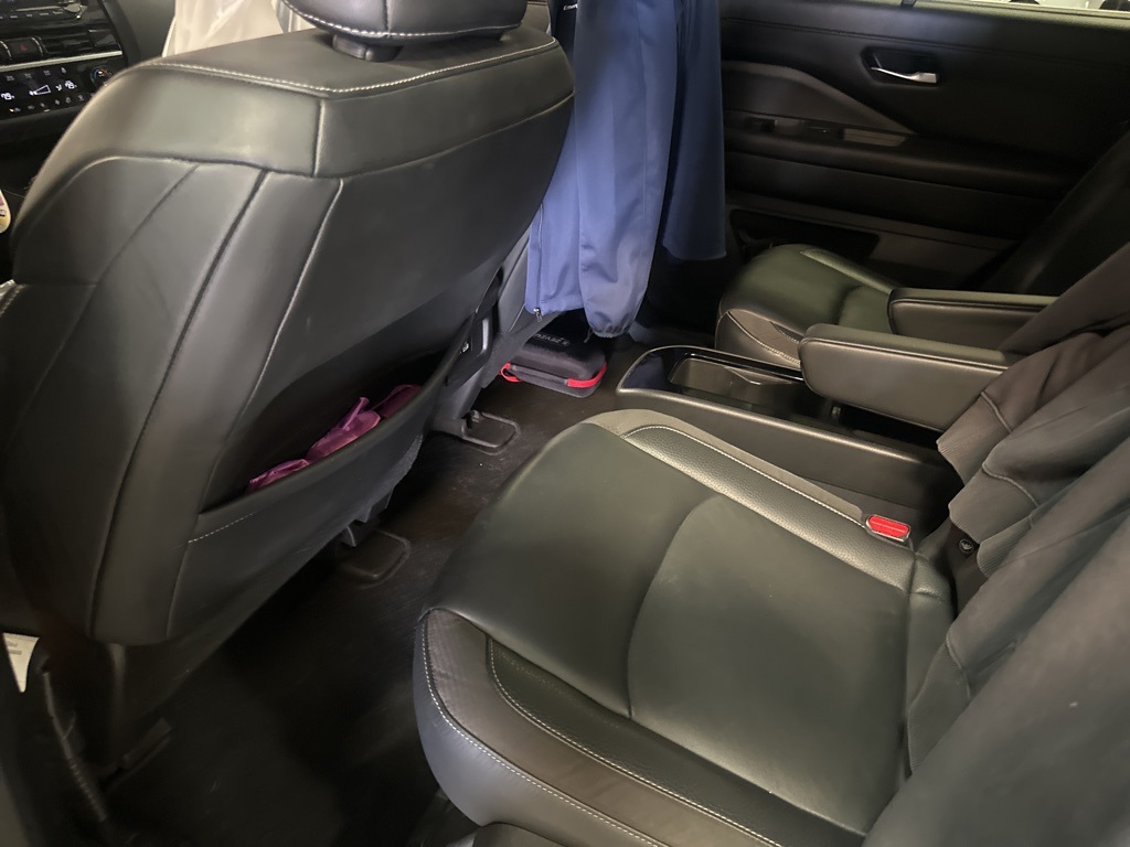 2022 Nissan Pathfinder SL photo 8