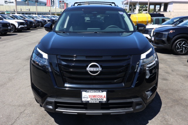 2025 Nissan Pathfinder SV photo 8