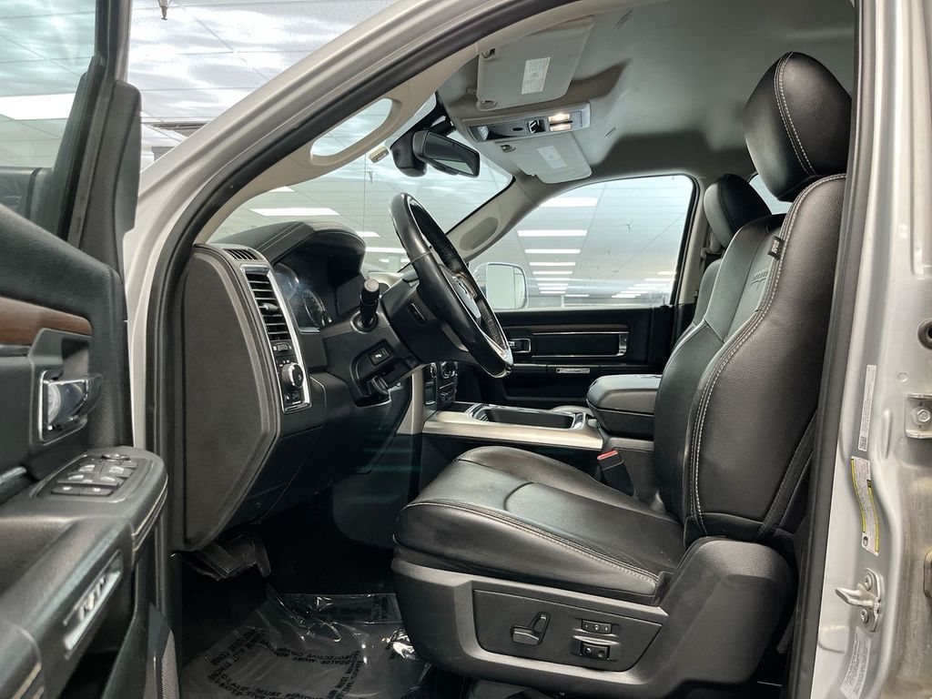 2017 Ram 2500 Laramie photo 12