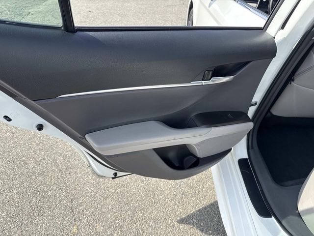 2024 Toyota Camry SE photo 14