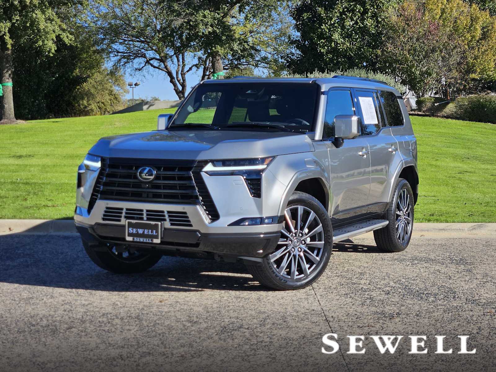 2025 Lexus GX Luxury's photo